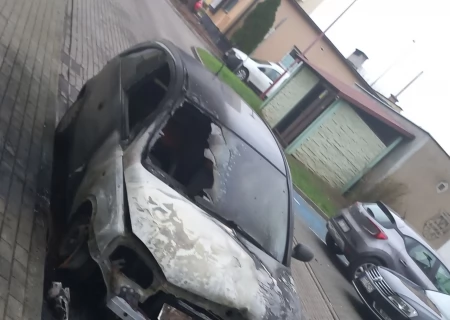 Tczew - Spalone auto na Saperskiej
