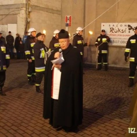 Tczew - Droga krzyżowa na Starym Mieście. Tłumy tczewian na ulicach