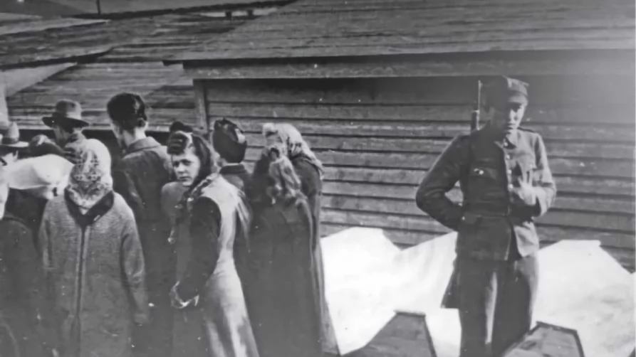 W miejscu, gdzie wysypywaliśmy gruz, stały magazyny" - pisał Czesław Knopp. W 1945 r. to właśnie w miej?scu obok magazynów odnaleziono zwłoki mieszkańców; fot. Zbiory Instytutu Pamięci Narodowej Oddział w Gdańsku