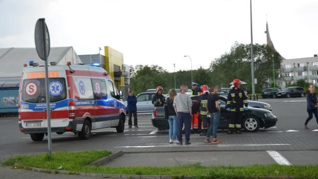 Tczew - Duże utrudnienia - wypadek w okolicy ronda Jana Pawła II. Wcześniej w Subkowach
