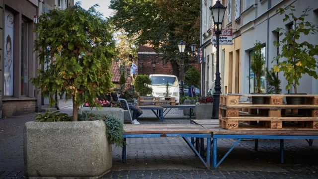 Tczew - Na Starym Mieście powstał parklet. Na razie na próbę