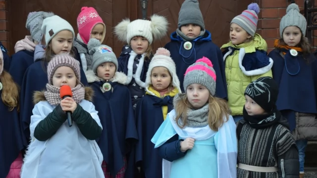 Tczew - Na placu Piłsudskiego stanęła bożonarodzeniowa szopka