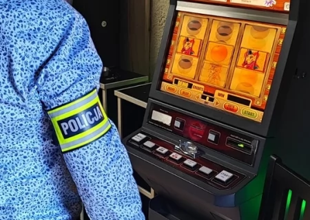 Tczew - Funkcjonariusze zabezpieczyli nielegalne automaty o wartości 230 tys. zł