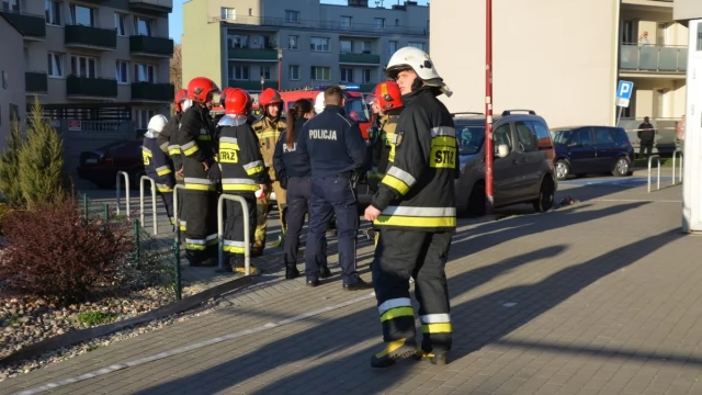 Tczew - Ewakuowano mieszkańców wieżowca na Zwycięstwa. Uszkodzona rura z gazem