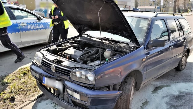 Tczew - Golfem najechał na tył forda, który zatrzymał się przed przejściem dla pieszych