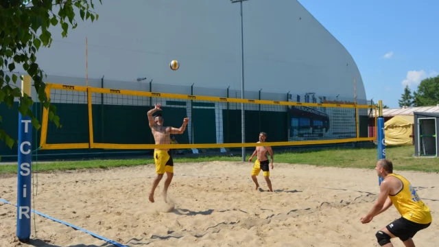 Tczew - 17 zespołów na inauguracji sezonu siatkówki plażowej
