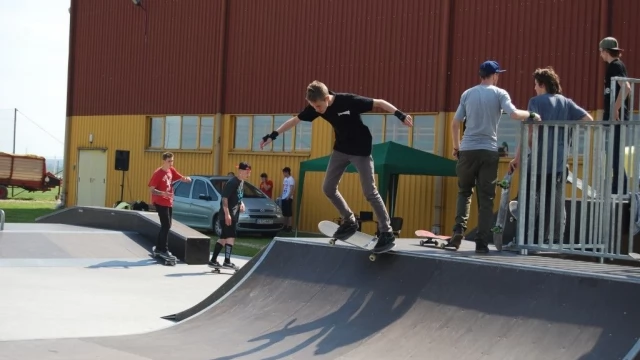 Tczew - Święto skateboardingu w Gniewie - aktywny rodzinny dzień na "Weber Skok" już za nami