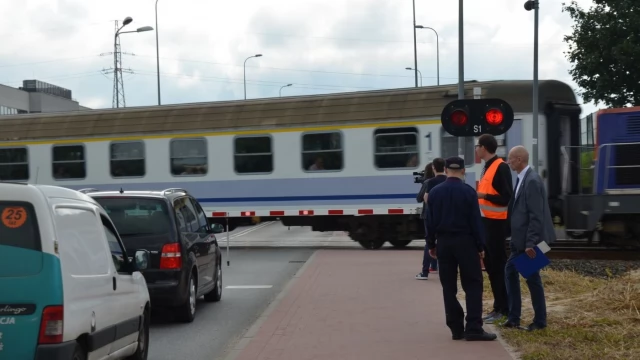 Tczew - "Bezpieczny piątek" w Tczewie. Kolejarze i SOK na przejazdach