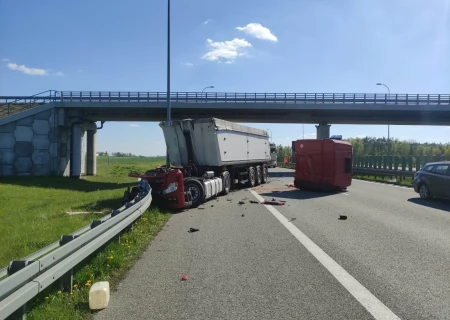 Tczew - Zderzenie dwóch ciężarówek na A1
