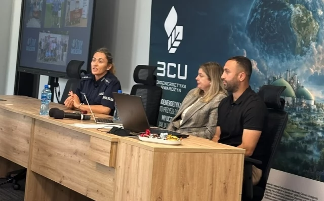 Tczew - Policjantka uczestniczyła w konferencji "Stop Radykalizmu"