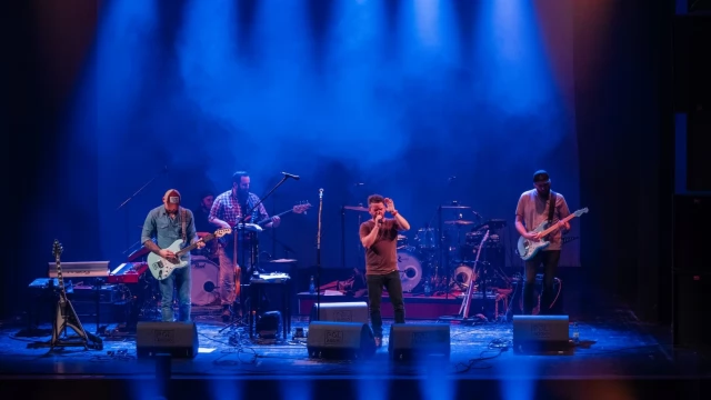 Tczew - Energia, emocje i muzyczna szczerość - koncert Spiętego porwał publiczność