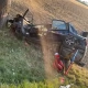 Tczew - Auto wypadło z drogi i uderzyło w drzewo