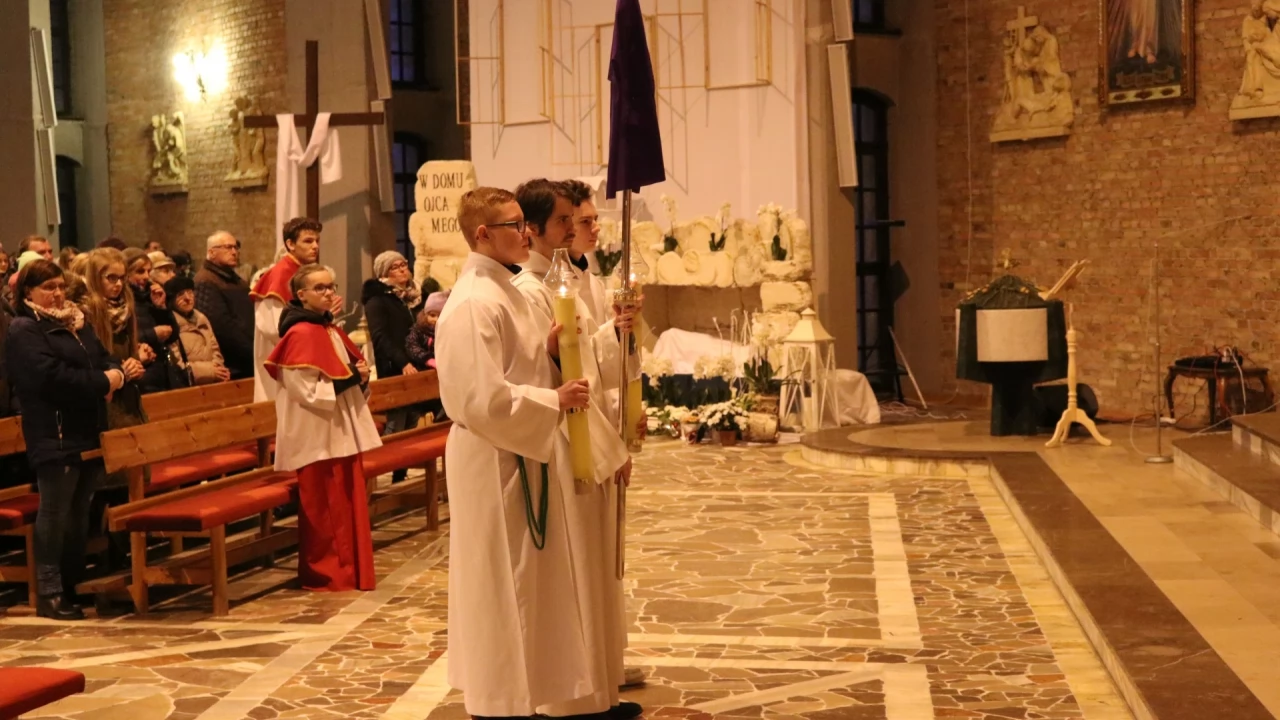 Tczew - Wielki Piątek w kościele NMP Matki Kościoła