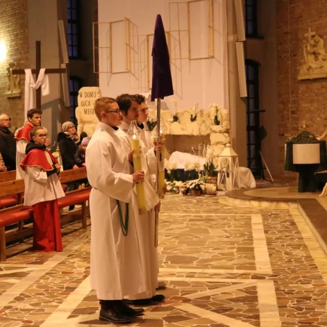 Tczew - Wielki Piątek w kościele NMP Matki Kościoła
