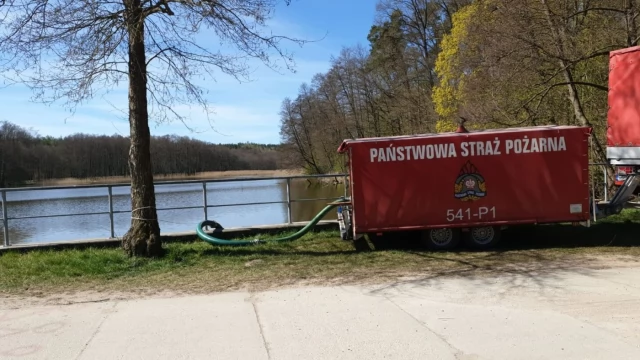 Tczew - Strażacy w podtczewskich lasach. Sprawdzali pasy przeciwpożarowe i punkty czerpania wody