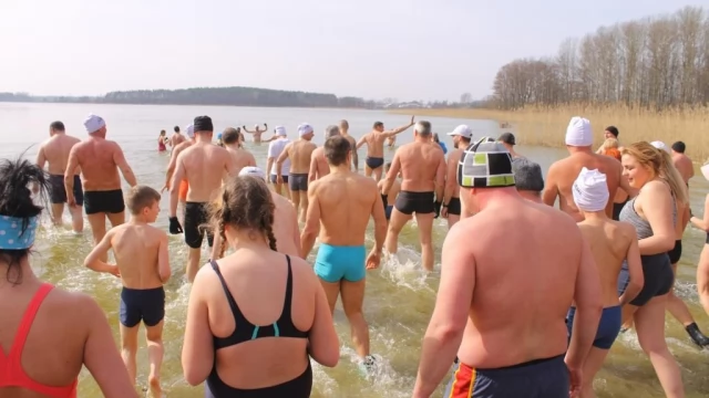 Tczew - III Bieg Morsa - biegali i pływali dla Paulinki