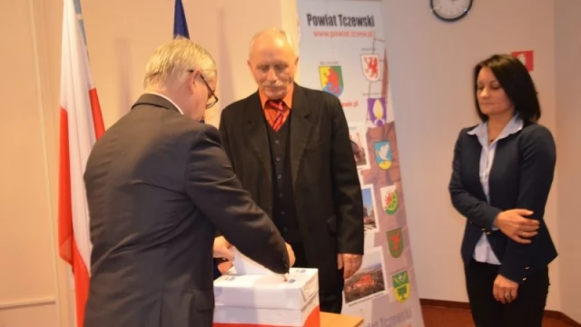 Tczew - Zwrot akcji. Barbara Kamińska z PiSu przewodniczącą Rady, Dzwonkowski starostą [NA ŻYWO]