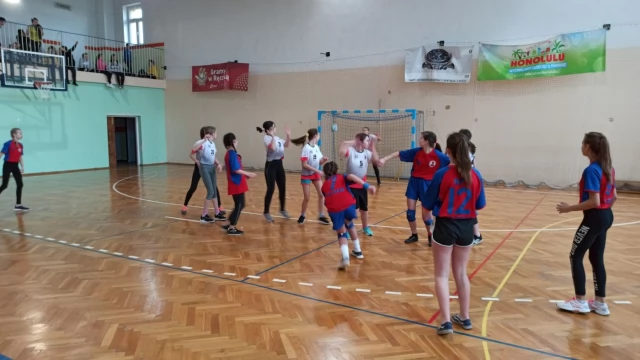 Tczew - Mistrzostwa Tczewa w ramach Igrzysk Dzieci w Piłce Ręcznej dziewcząt i chłopców