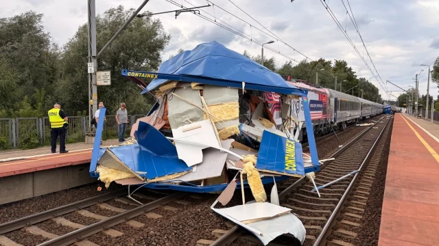Tczew - Wypadek na przejeździe kolejowym. Utrudnienia między Tczewem a Gdańskiem