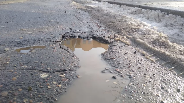 Tczew - Stopniał śnieg, odkrył dziury