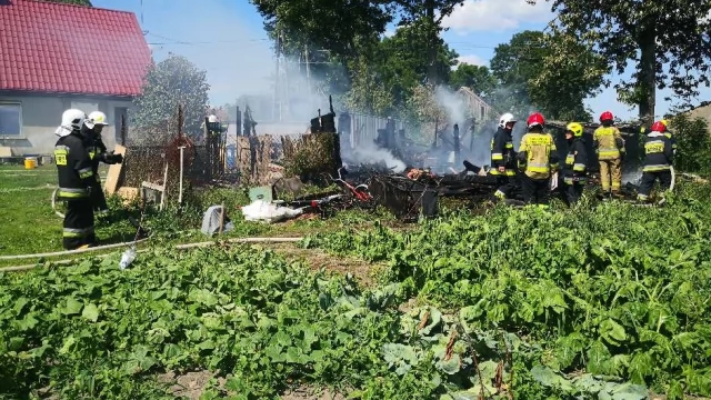 Tczew - Pożar w Międzyłężu. Na miejscu cztery zastępy straży