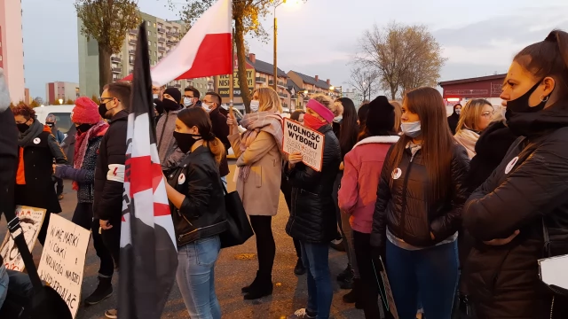 Tczew - Tczewianki i tczewianie ponownie wyszli na ulice #StrajkKobiet (WIDEO)
