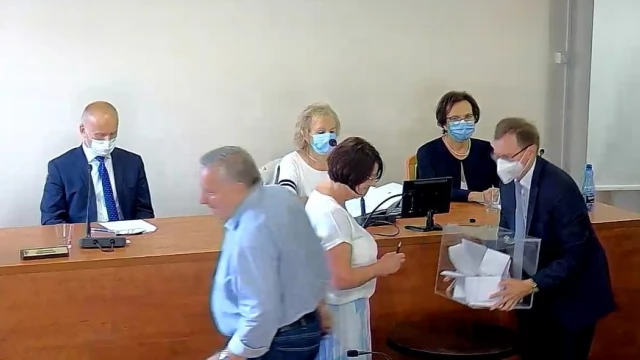 Tczew - Starosta tczewski, Mirosław Augustyn pozostaje na stanowisku. Wielogodzinna sesja Rady Powiatu