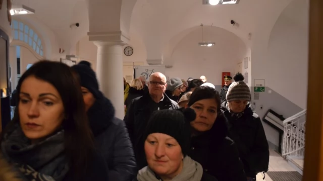 Tczew - Wybrzmiał dźwięk ciszy. Tczewianie pożegnali Pawła Adamowicza