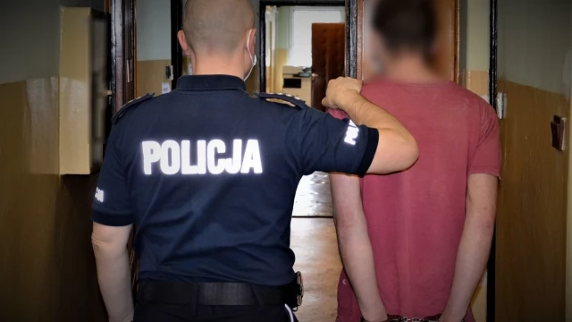 Tczew - Policjanci zatrzymali dwóch mężczyzn, którzy odpowiedzą za kradzież peugeota