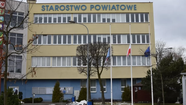 Tczew - Mija rok od pierwszego zgonu z powodu COVID-19. Uczczono pamięć zmarłych