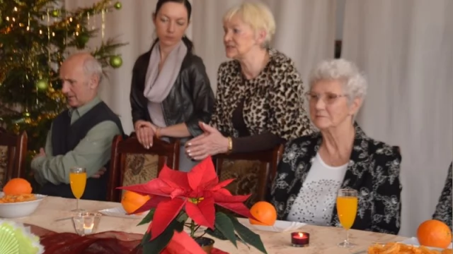 Tczew - Na Suchostrzygach już święta - starsi i samotni łamali się opłatkiem