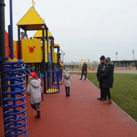Tczew - Dzieci z Tczewa dostały na Mikołajki plac zabaw