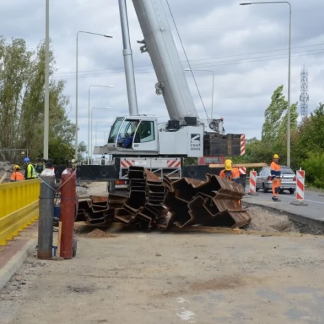 Tczew - Ruszyła budowa kładki dla pieszych i rowerzystów