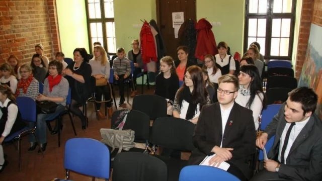 Tczew - Poezja Jana Pawła II w murach gniewskiej biblioteki 