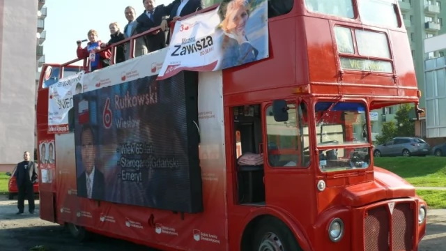 Tczew - "Sejm i Senat to nie sanatorium". Autobus SLD w Tczewie