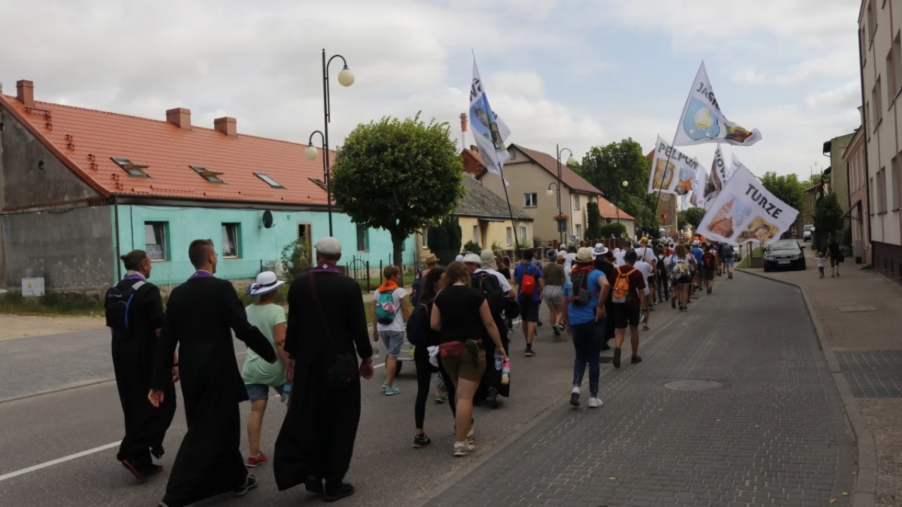 Tczew - Tczewska pielgrzymka wyruszyła na Jasną Górę
