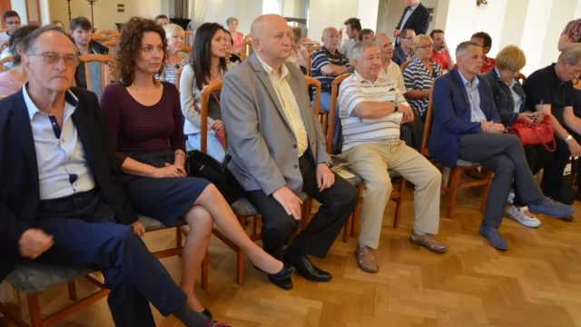 Tczew - Politycy PO w "terenie" - pomorskie konsultacje programu Polska Obywatelska 2.0