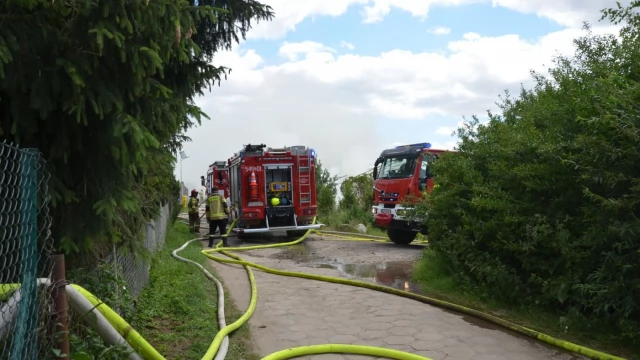 Tczew - Pożar w Stanisławiu. Na miejscu działało kilka jednostek