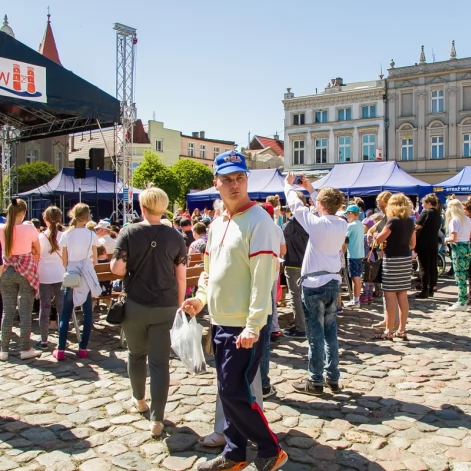 Tczew - Dzień Godności Osoby Niepełnosprawnej. Wystąpił CZESŁAW ŚPIEWA SOLO ACT