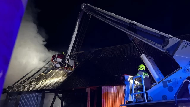 Tczew - 11 zastępów straży gasiło pożar w Wielkich Walichnowach