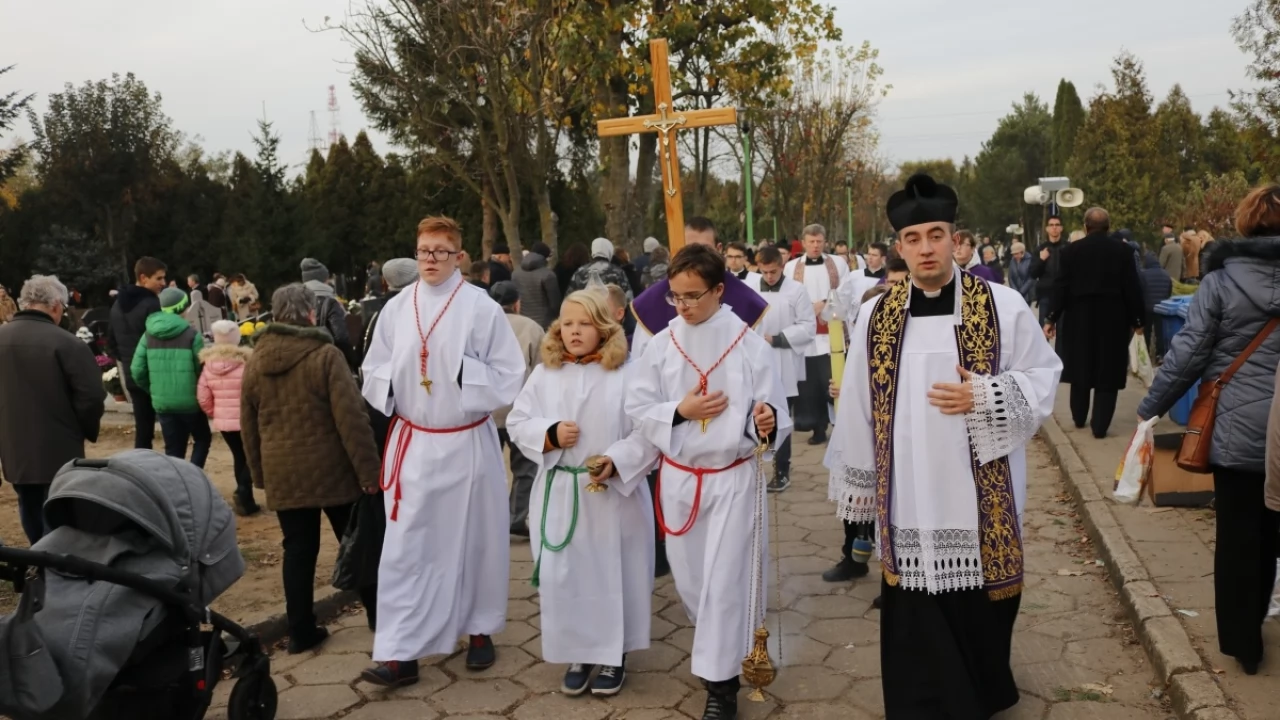 Tczew - Tczewianie tłumnie odwiedzali cmentarze