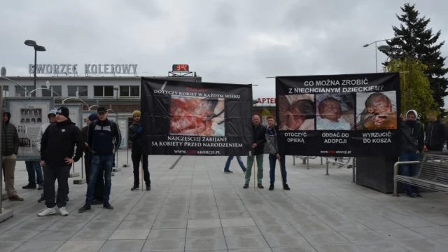 Tczew - Pikiety narodowców i środowisk antyfaszystowskich zakończyły się bijatyką