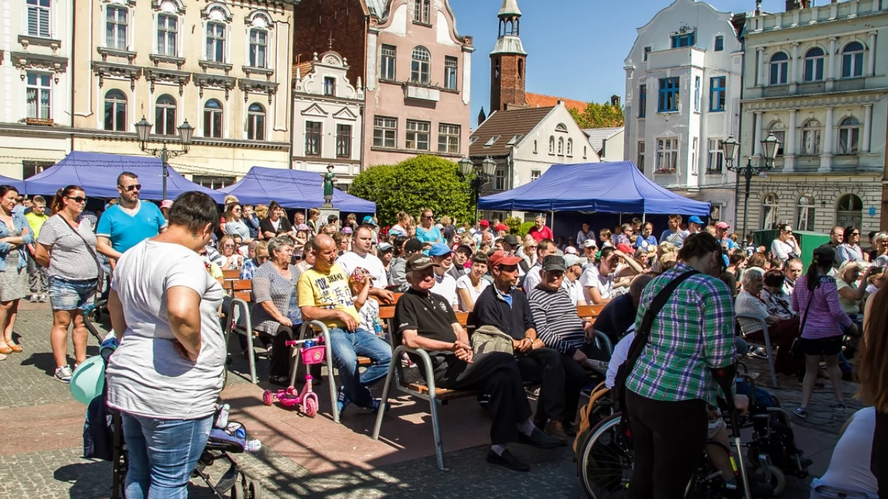 Tczew - Dzień Godności Osoby Niepełnosprawnej. Wystąpił CZESŁAW ŚPIEWA SOLO ACT