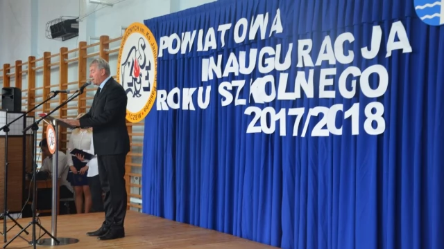 Tczew - Powiatowa inauguracja roku szkolnego. "Ta reforma była odpowiedzią na oczekiwania społeczne"