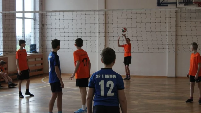 Tczew - Powiatowe Igrzyska Dzieci w Mini Piłce Siatkowej "4" Chłopców