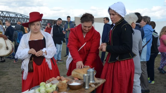 Tczew - Wehikuł czasu ruszył. Rekonstruktorzy przenieśli tczewian w XVII wiek