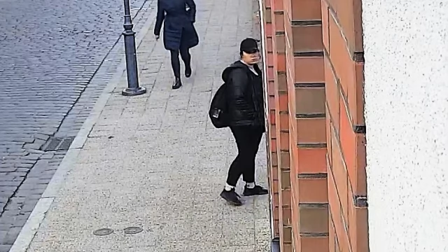 Tczew - Mundurowi poszukują tej kobiety w związku z oszustwami "na policjanta"
