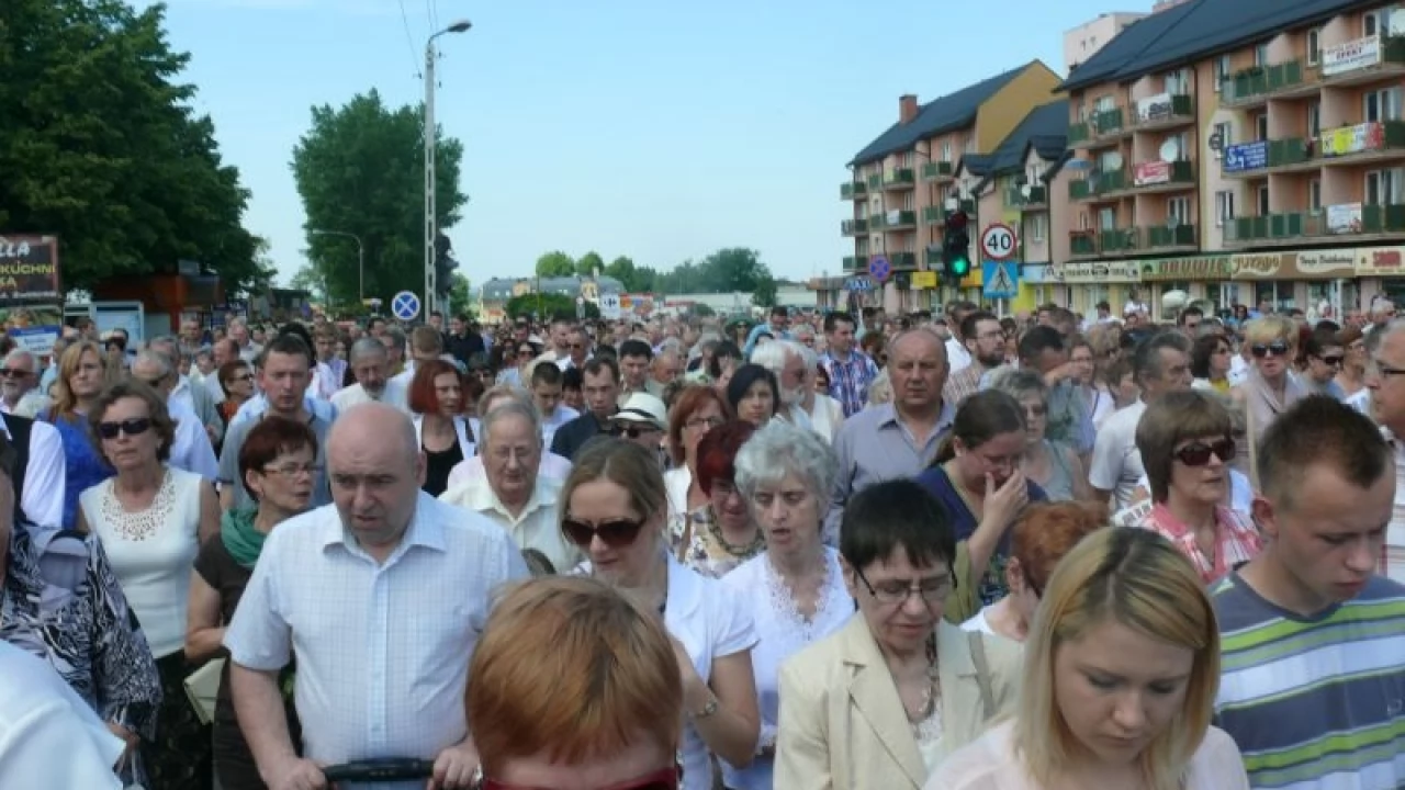 Tczew - Boże Ciało. Wierni wyszli na ulice