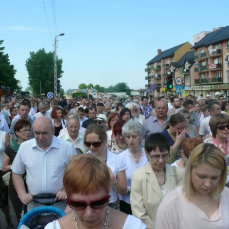 Tczew - Boże Ciało. Wierni wyszli na ulice