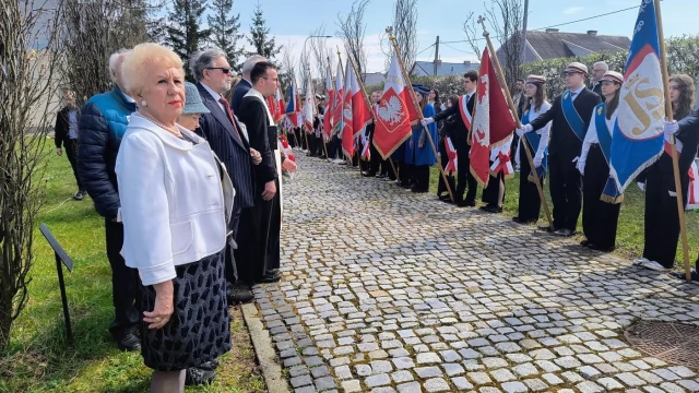 Tczew - "Pamięci nie da się zakopać w dołach". Uczcili pamięć ofiar Katynia